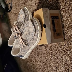 New in box womens wendy hey dudes